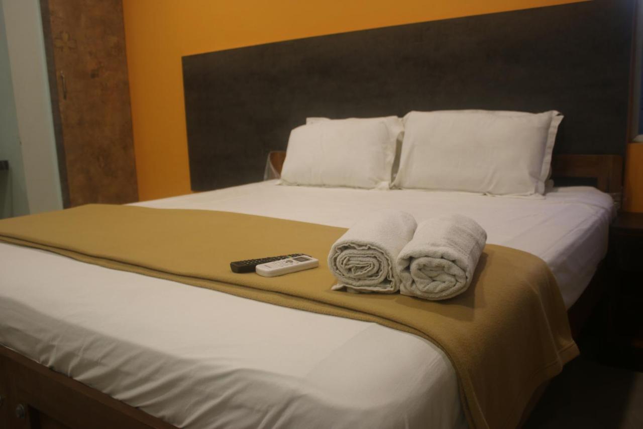 Hotel Sikara, Кумбаконам Экстерьер фото