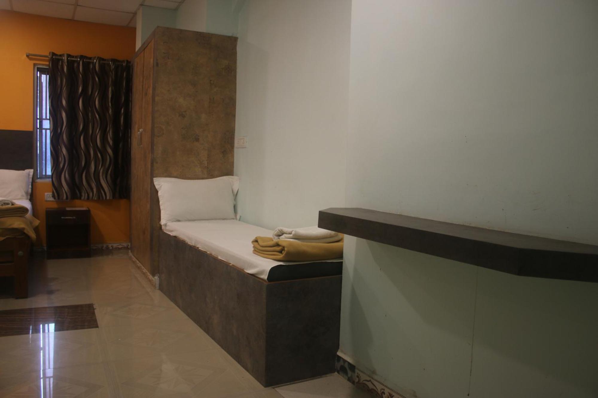Hotel Sikara, Кумбаконам Экстерьер фото